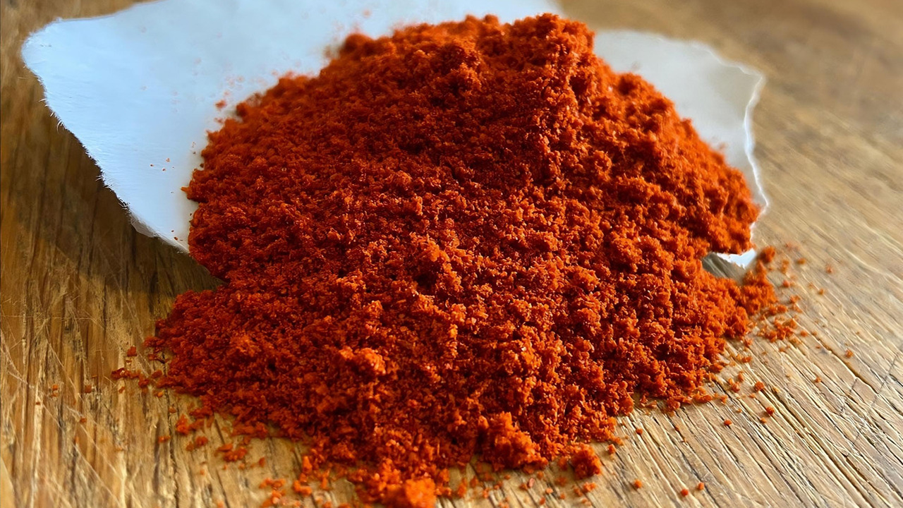 Utilizări și beneficii ale ardeiului Cayenne.